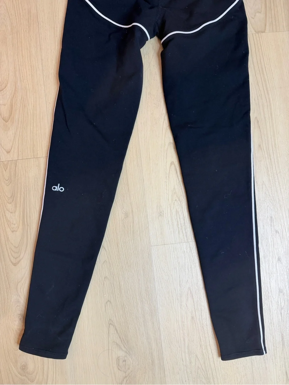Alo Airbrush High-Waist Heart Throb Legging